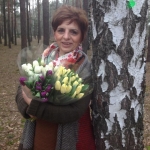 Małgorzata Kupiszewska z tulipanami