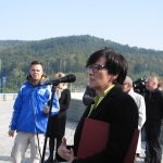 Wice Minister Niedziela podczas hucpy PO w Świnnej Porębie z otwarciem zbiornika wodnego