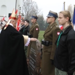 Biskup Józef Zawitkowski święci obelsik płk. Kuklińskiego w Zakręcie - fot. Seweryn Sołtys