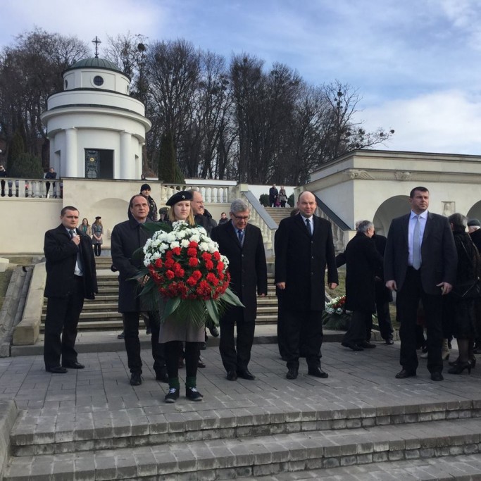 Paweł Kukiz na cymentarzu Obrońców Lwowa