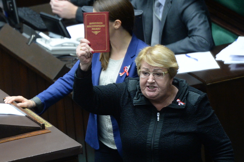 0004V2GIYTAWR34B-C122-F4