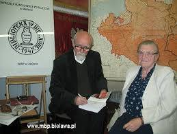 stanislaw-srokowski-wpisuje-dedykacje
