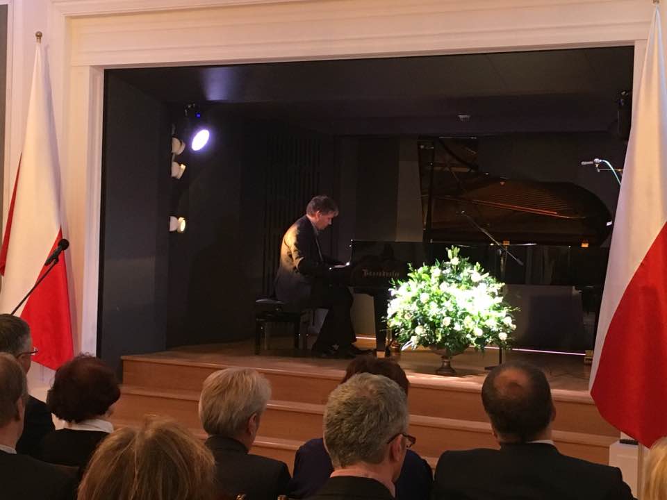 tomasz-trzcinski-gra-w-belwederze