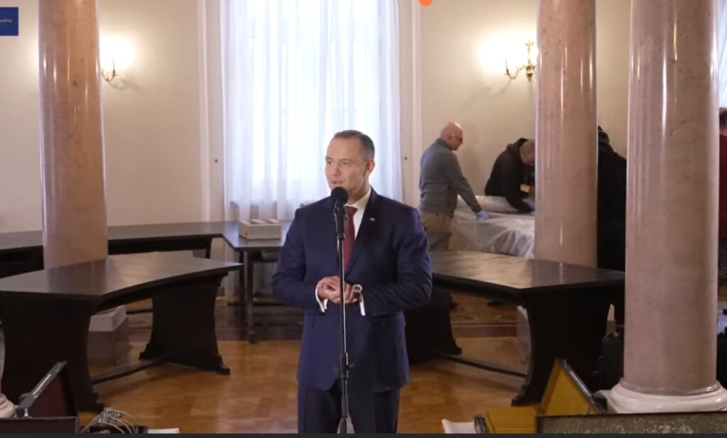 Okrągły Stół przestał stać w Pałacu Prezydenckim jak fałszywy ołtarz