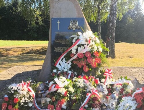 Pamięć o&nbsp;42 ofiarach Za&nbsp;Górą w&nbsp;Święto Wojska Polskiego