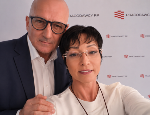 Polska marka za&nbsp;setki milionów. Kto zarabia na&nbsp;„wirtualnej Polsce” Tuska?