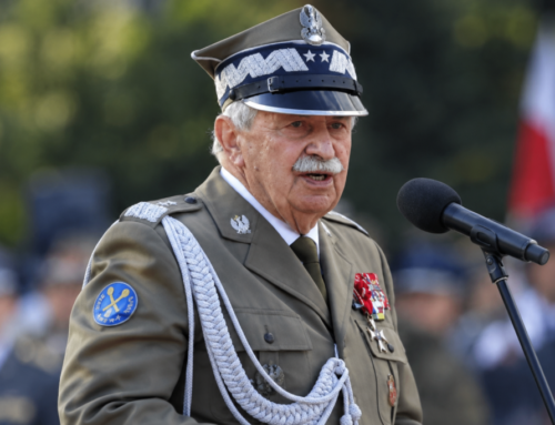 Otwórzcie swoje betonowe łby! Gen. Komornicki: Polska nie&nbsp;może być teatrem cudzej wojny!