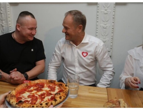 JAGODNO MA&nbsp;DWIE TWARZE. TUSK, PIZZA I&nbsp;KRYMINALNA PRZESZŁOŚĆ, O&nbsp;KTÓREJ NIE&nbsp;MÓWIONO