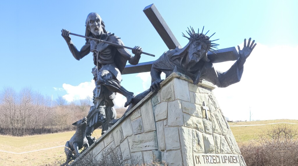 Golgota Beskidów: Stacja IX – Trzeci upadek