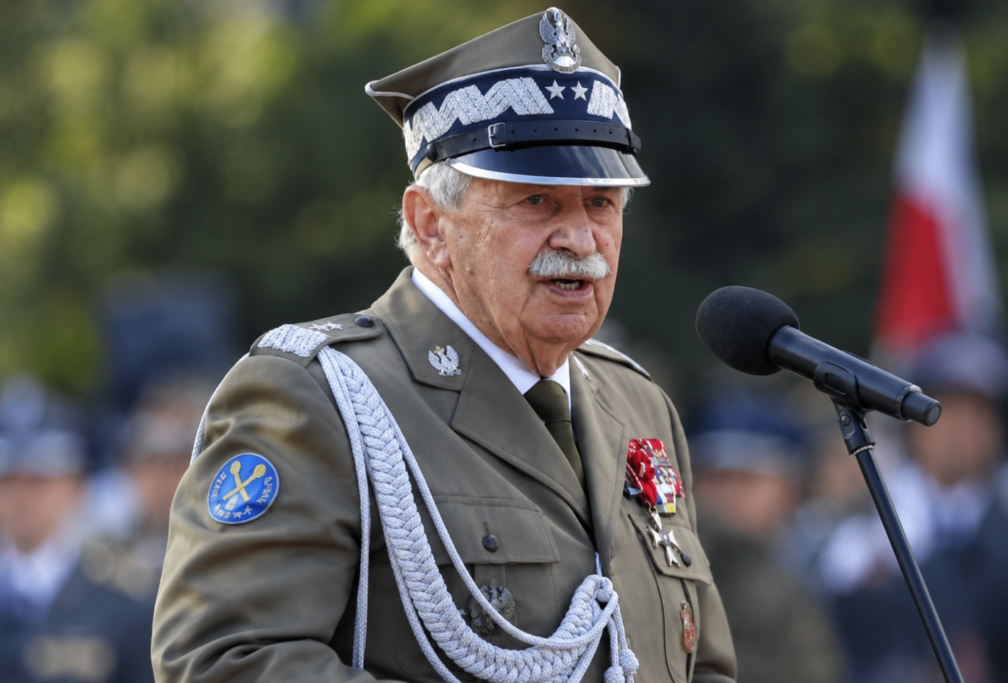 Otwórzcie swoje betonowe łby! Gen. Komornicki: Polska nie&nbsp;może być teatrem cudzej wojny!